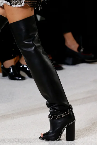 Look 18
